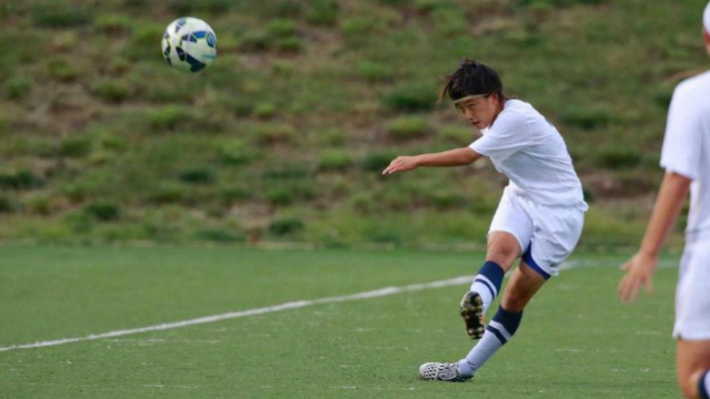 Top 10 Division I women?s midfielders