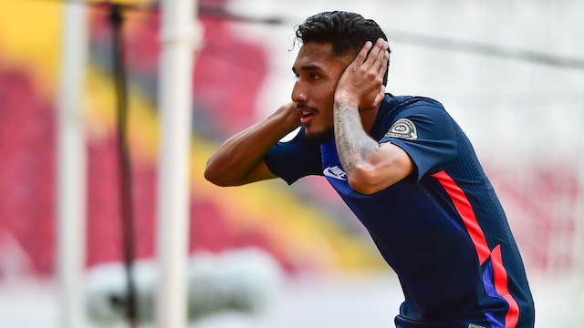Ochoa?s heroics earn USA opening win